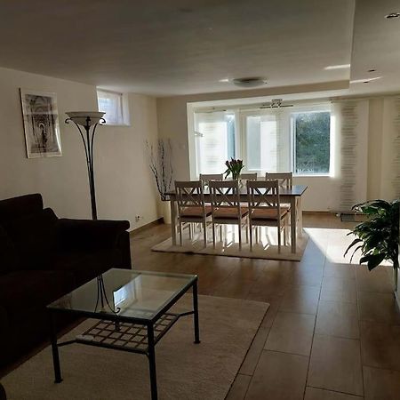 Laegenhet Pa Landet Naera Stan Apartment Jonsered Екстериор снимка