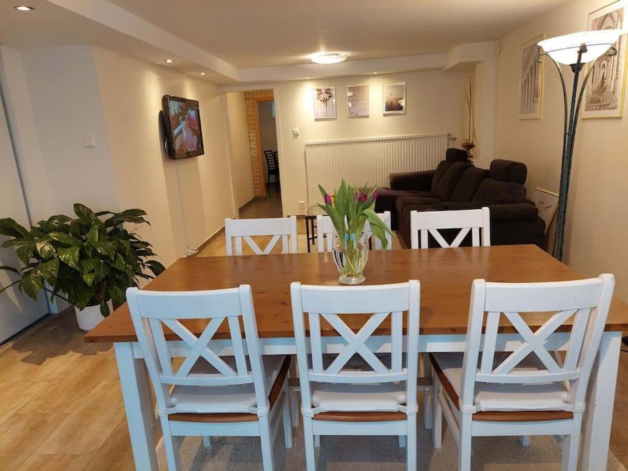 Laegenhet Pa Landet Naera Stan Apartment Jonsered Екстериор снимка
